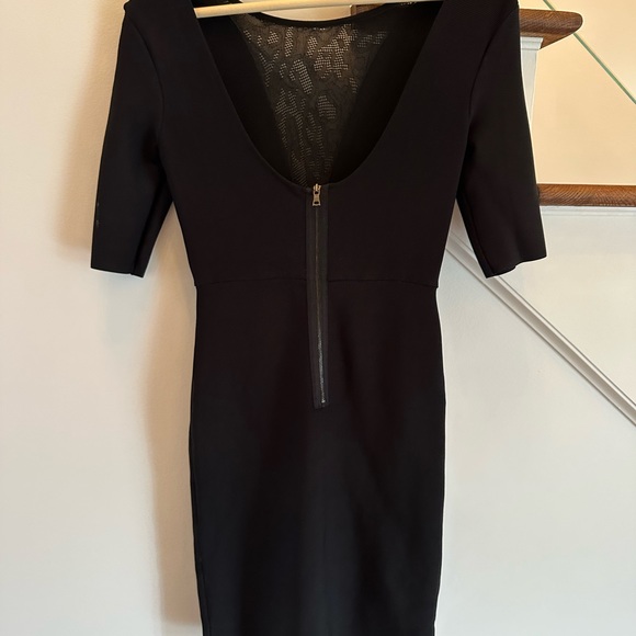 Robe ajustée BCBGmaxazria noir et dentelle - Picture 4 of 5